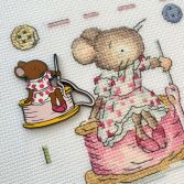 XA20 Sewing Mouse Needle Minder 2