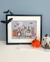 XKTB18 Howling Hounds Lifestyle