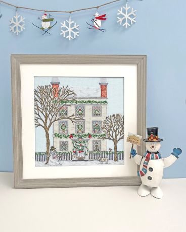 XSS31 Christmas Townhouse Lifestyle
