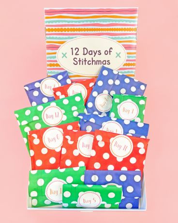 BOX10 Five Gold Rings Contents