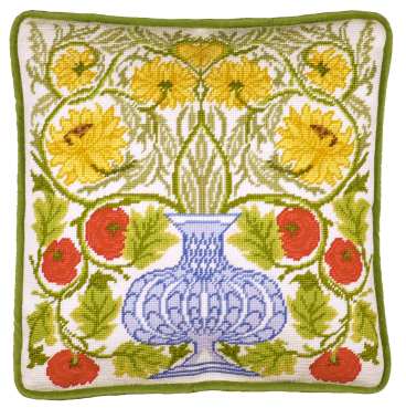 TAC15 Vase Of Roses med